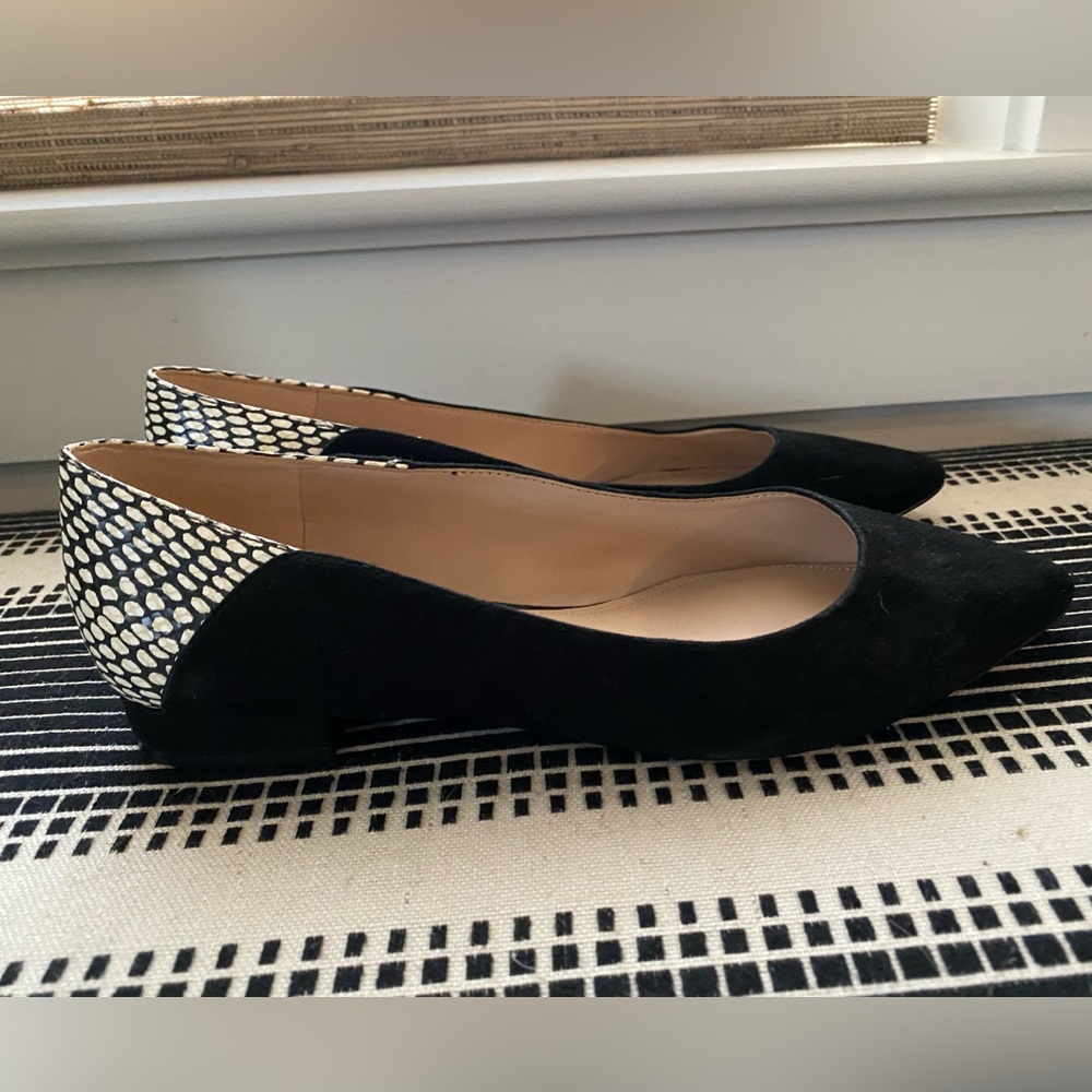 Size 8.5 black suede with black and white print back flats